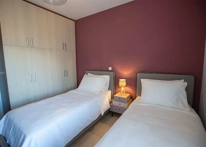 V Luxury Apartment 2